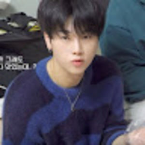 Meet your Posher, Laya